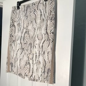 White House/Black Market Pencil Skirt - Size 10
